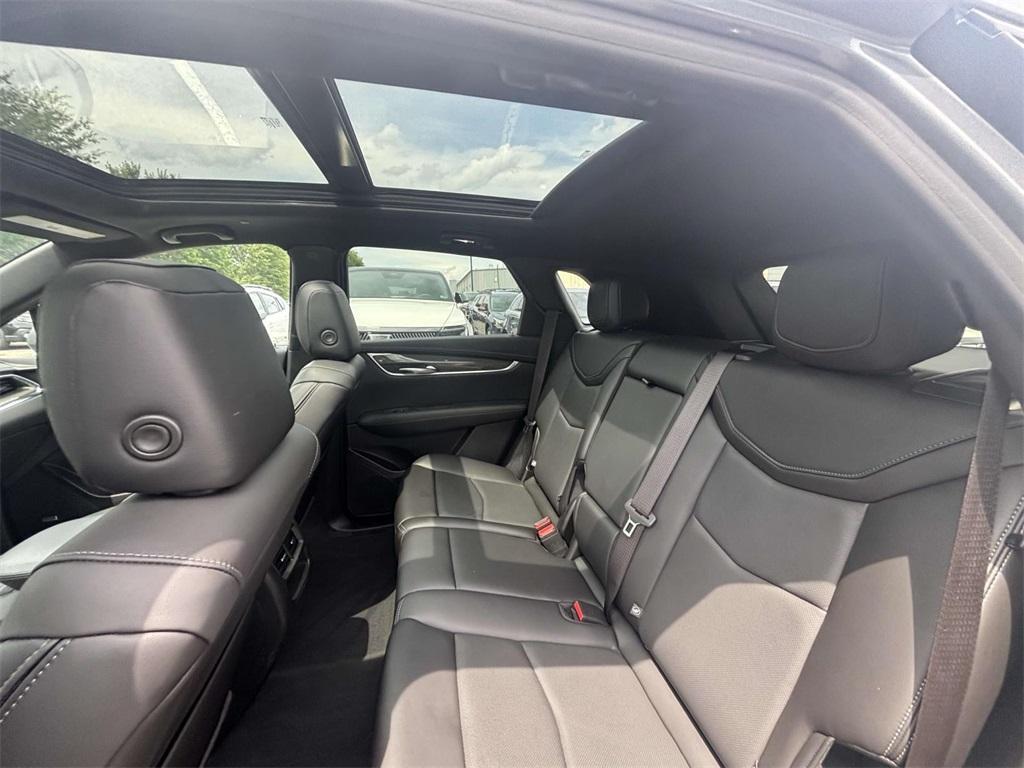 used 2022 Cadillac XT5 car, priced at $36,500