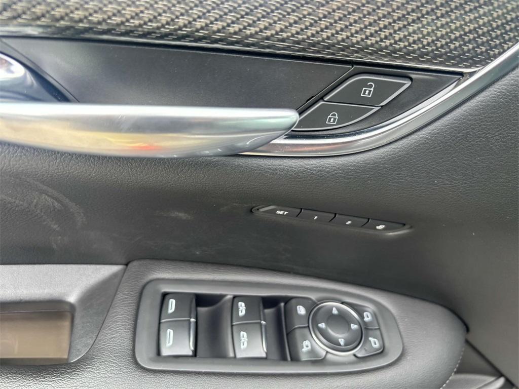 used 2022 Cadillac XT5 car, priced at $36,500