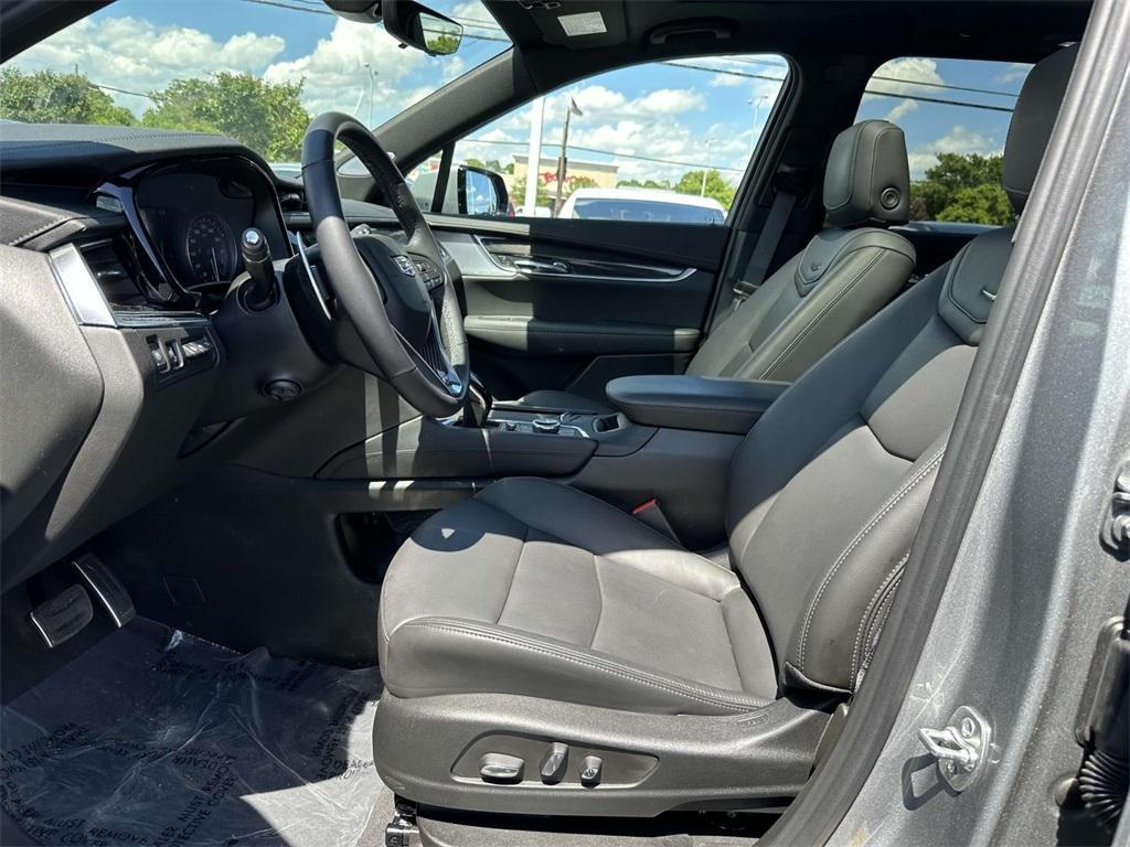 new 2025 Cadillac XT6 car, priced at $66,535
