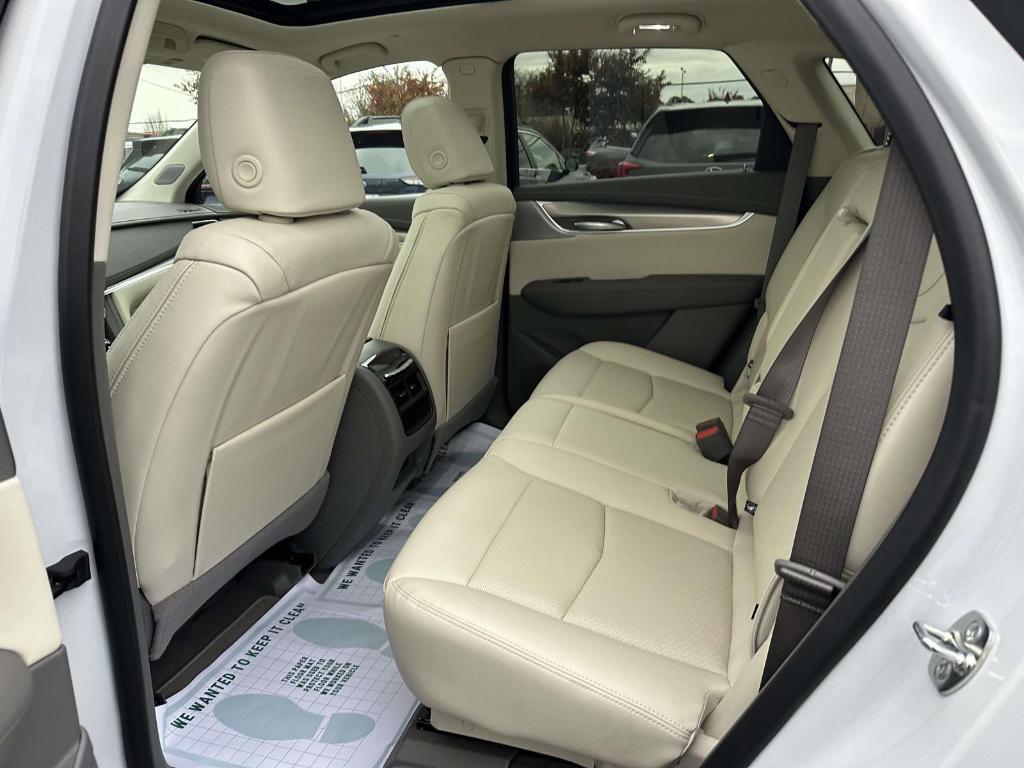 new 2025 Cadillac XT5 car