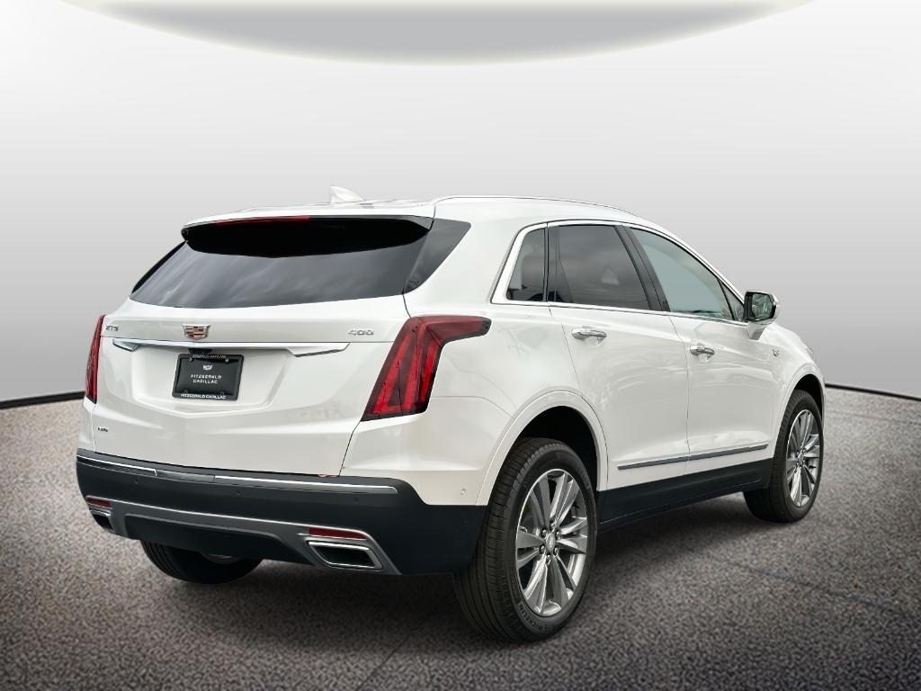 new 2025 Cadillac XT5 car