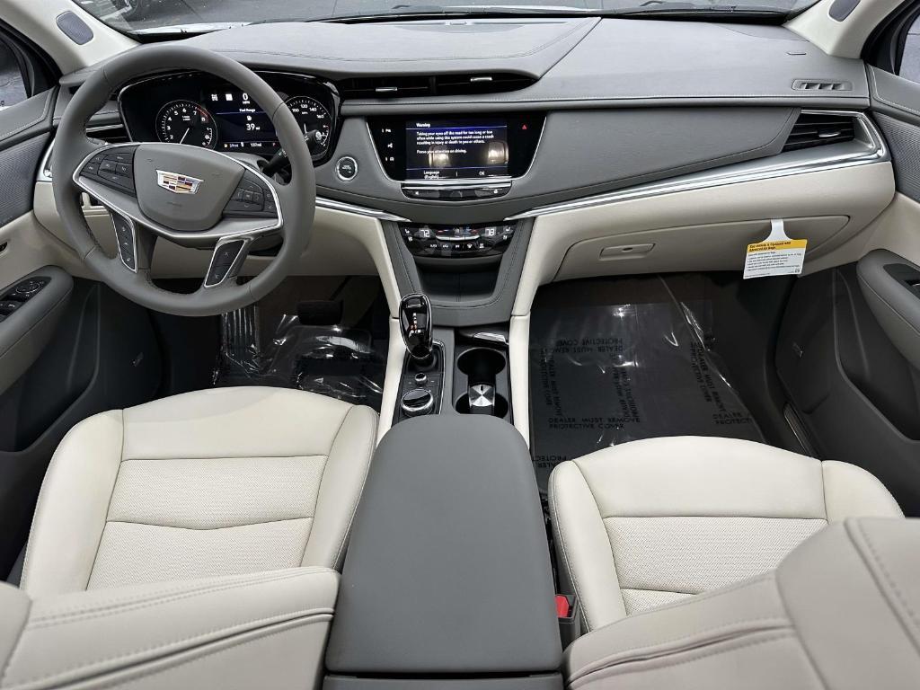 new 2025 Cadillac XT5 car