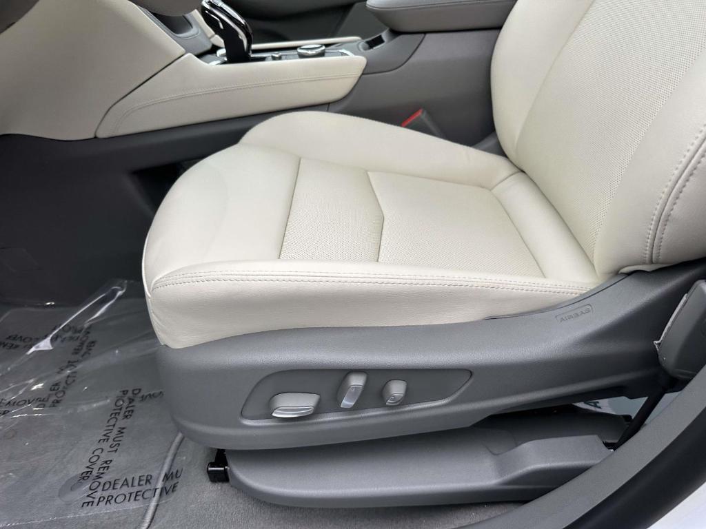 new 2025 Cadillac XT5 car