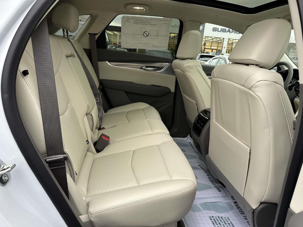 new 2025 Cadillac XT5 car