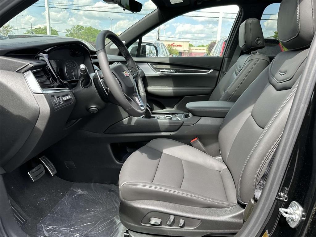 new 2025 Cadillac XT6 car, priced at $67,165