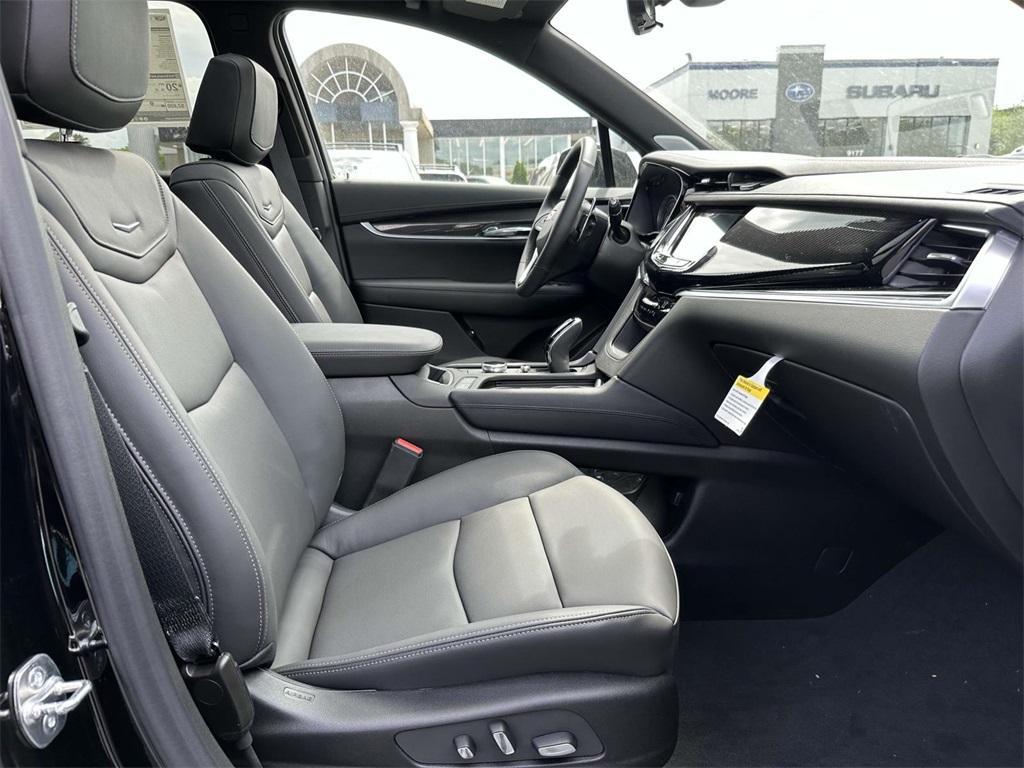 new 2025 Cadillac XT6 car, priced at $67,165