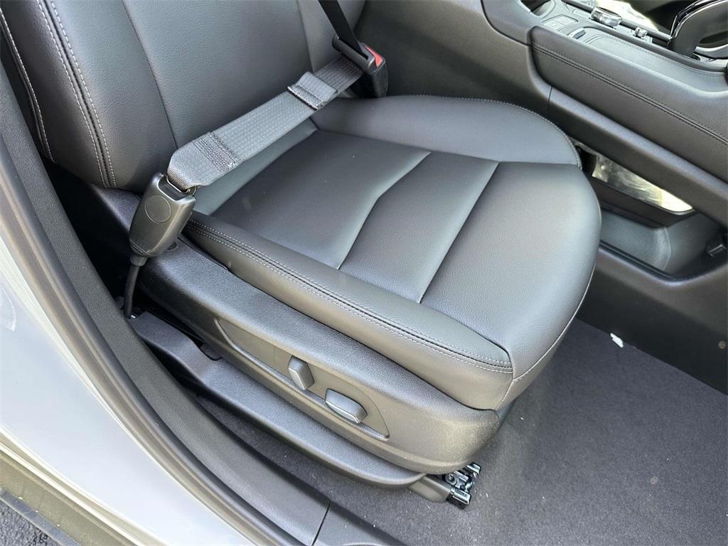 new 2025 Cadillac XT5 car, priced at $46,915