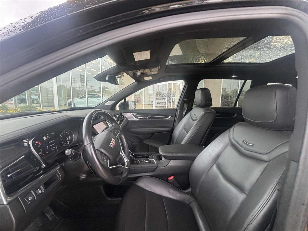 used 2023 Cadillac XT6 car, priced at $36,500