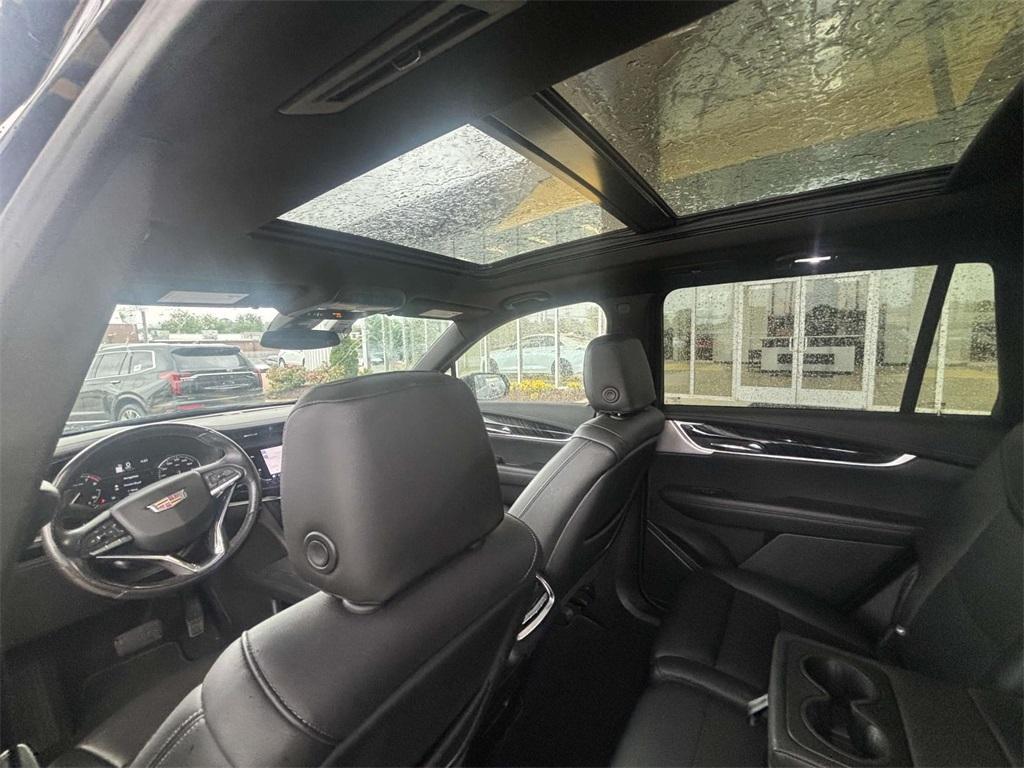 used 2023 Cadillac XT6 car, priced at $36,500