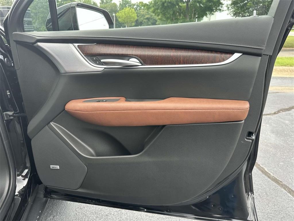 new 2025 Cadillac XT5 car, priced at $68,330