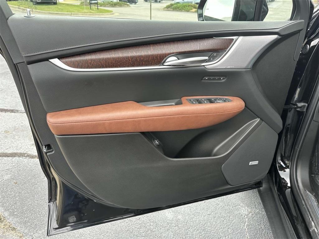 new 2025 Cadillac XT5 car, priced at $68,330