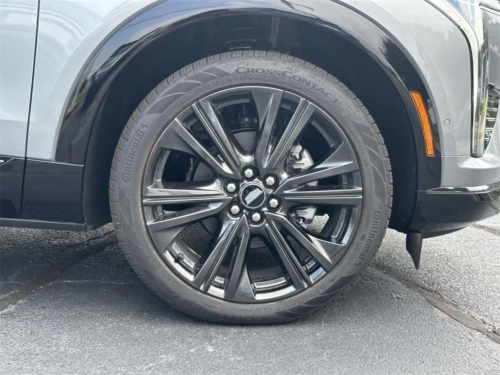 new 2025 Cadillac OPTIQ car, priced at $59,410