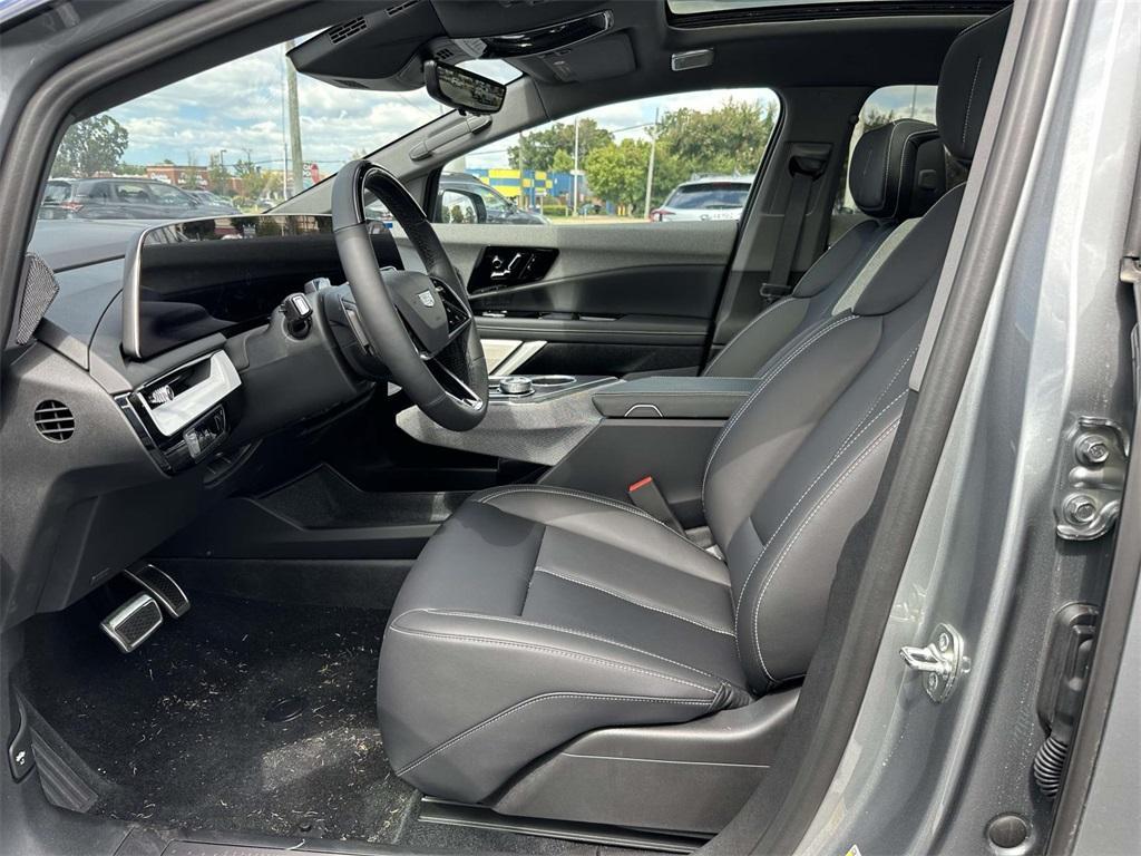 new 2025 Cadillac OPTIQ car, priced at $56,215