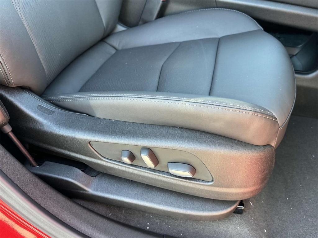 used 2025 Cadillac XT5 car, priced at $47,500