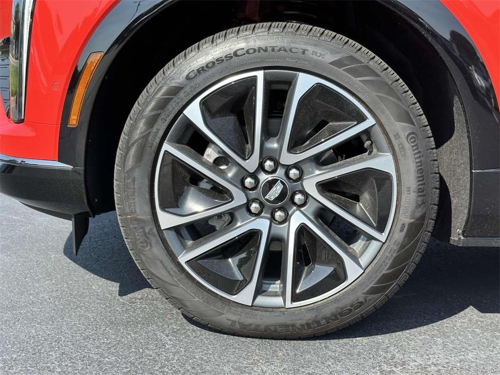 new 2025 Cadillac OPTIQ car, priced at $56,215