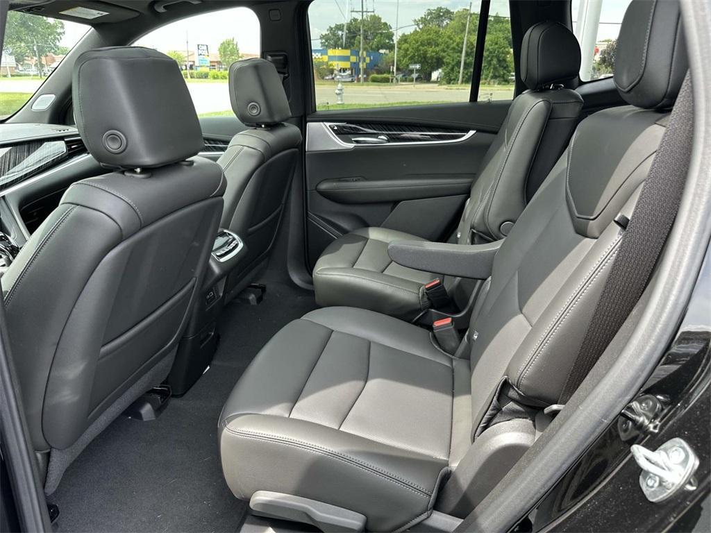 new 2025 Cadillac XT6 car, priced at $60,215