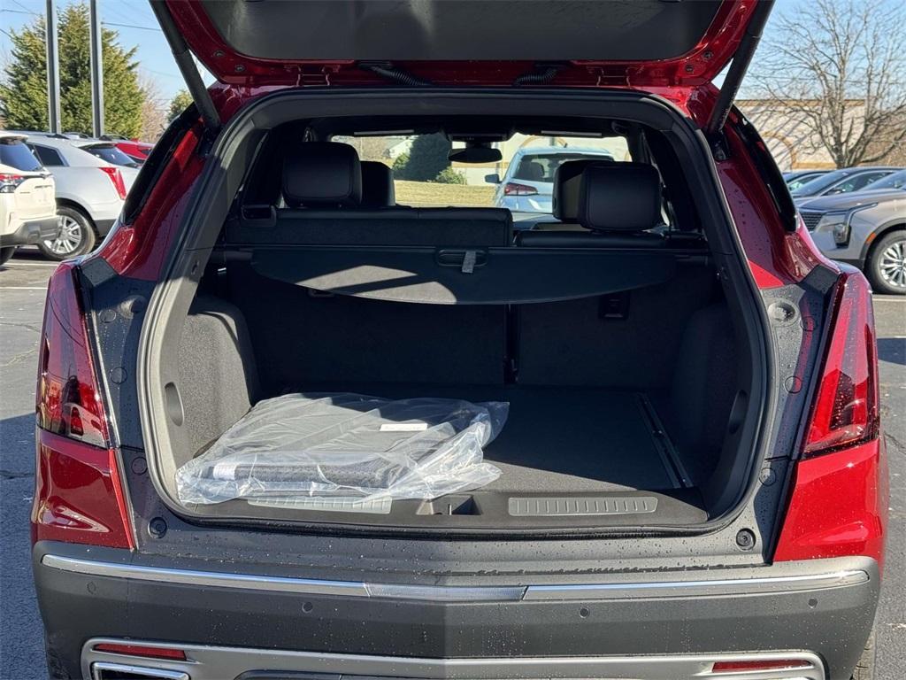 new 2025 Cadillac XT5 car, priced at $56,215