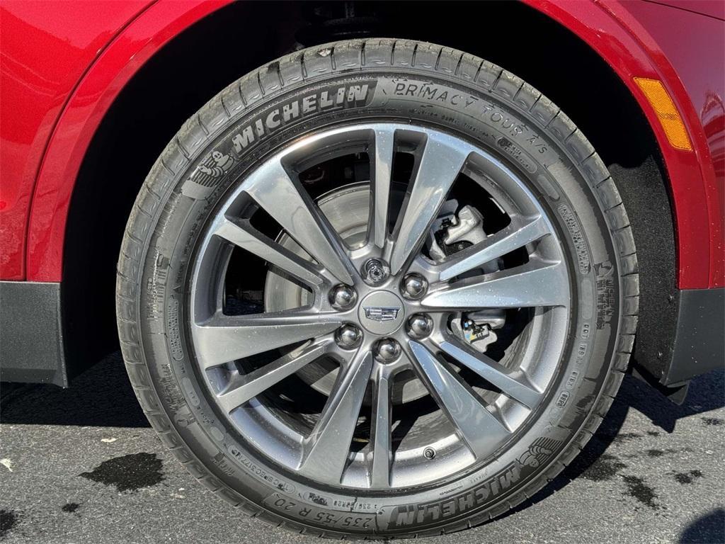 new 2025 Cadillac XT5 car, priced at $56,215