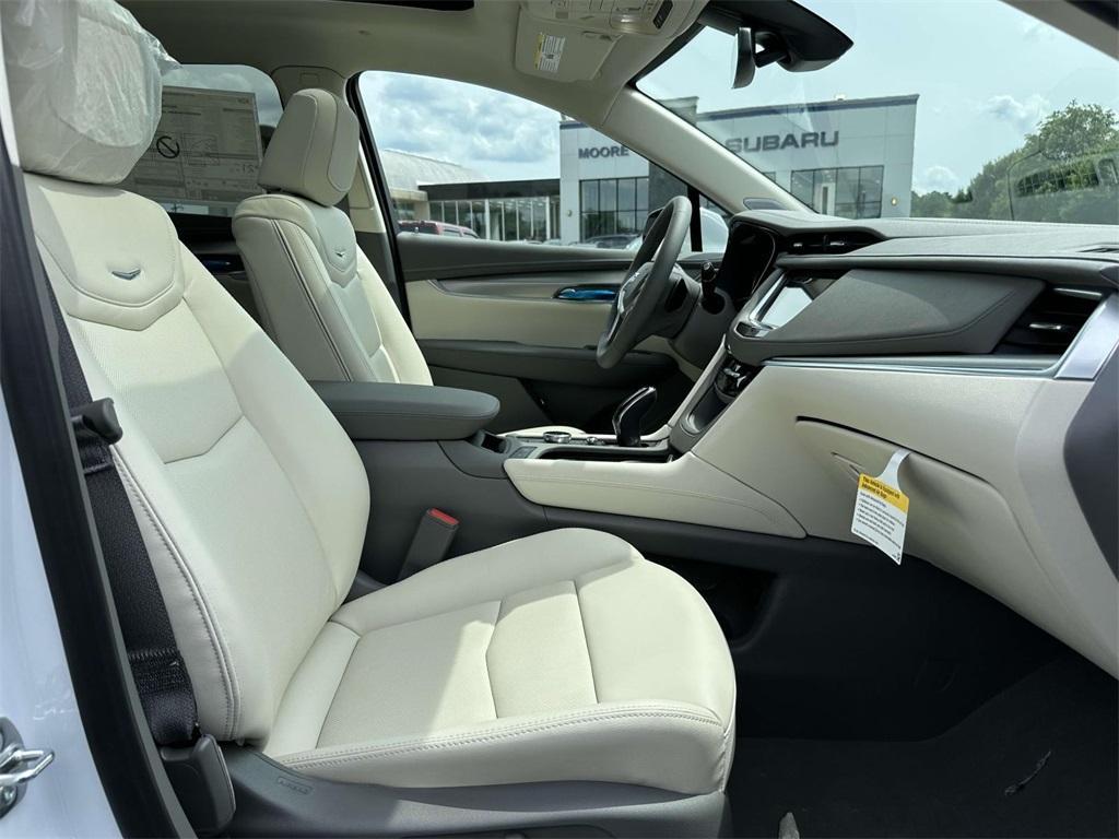 new 2025 Cadillac XT5 car, priced at $56,315