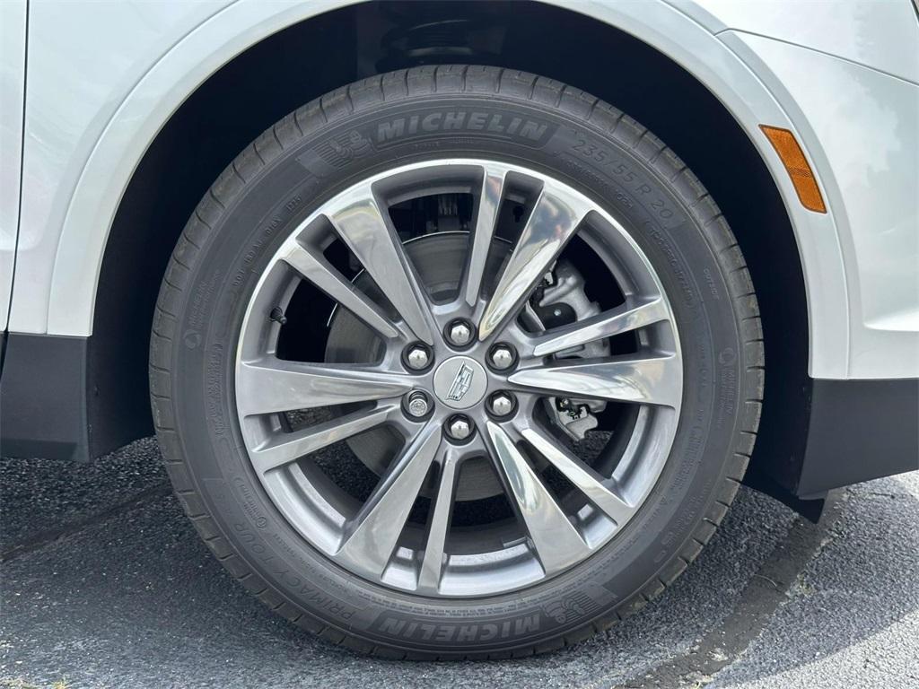 new 2025 Cadillac XT5 car, priced at $56,315