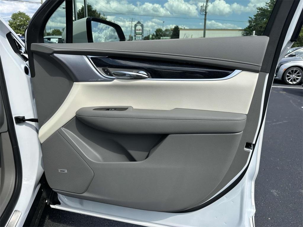 new 2025 Cadillac XT6 car, priced at $62,465
