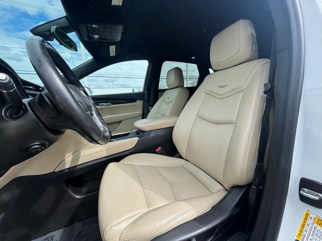 used 2018 Cadillac XT5 car, priced at $16,500