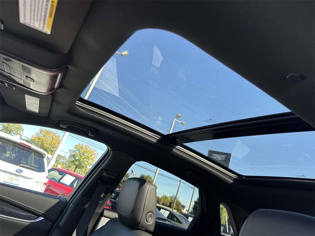 new 2025 Cadillac XT5 car, priced at $58,665