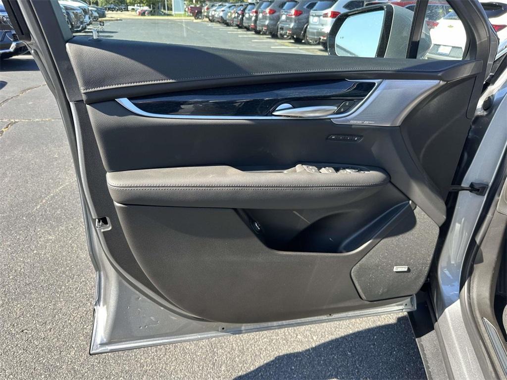 new 2025 Cadillac XT5 car, priced at $58,665