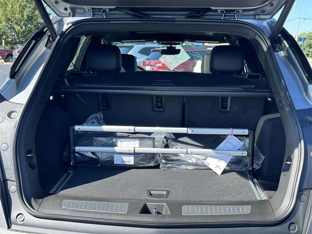 new 2025 Cadillac XT5 car, priced at $58,665