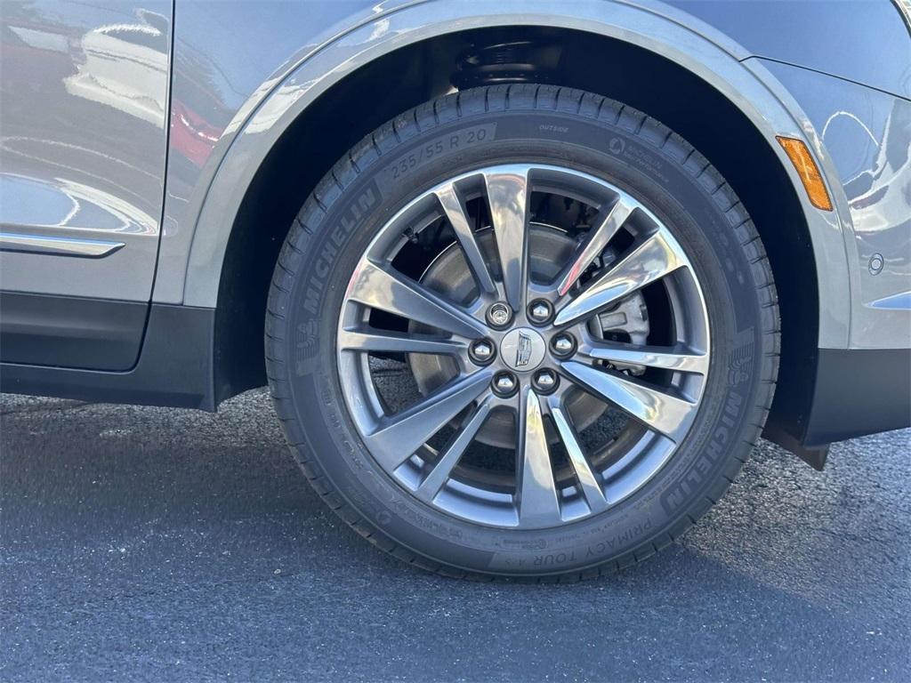 new 2025 Cadillac XT5 car, priced at $58,665