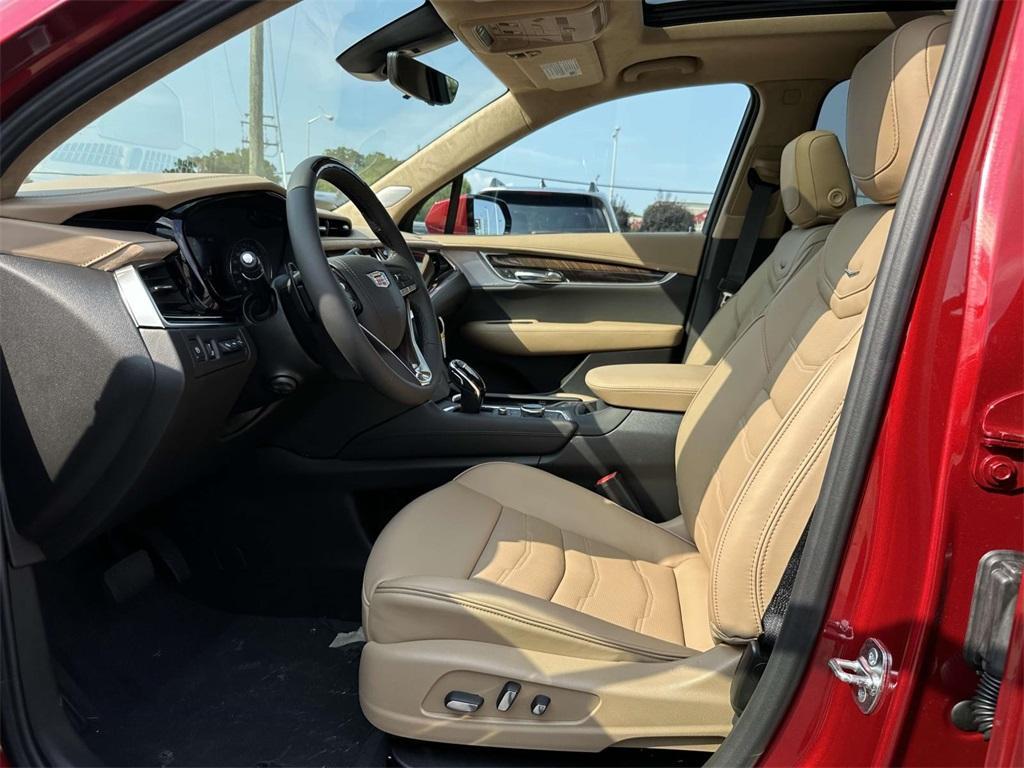 new 2025 Cadillac XT6 car, priced at $75,015