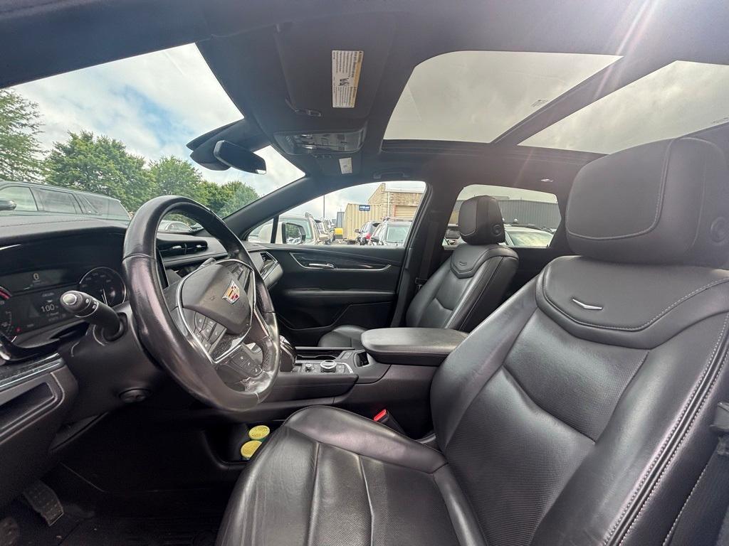 used 2022 Cadillac XT5 car, priced at $30,500