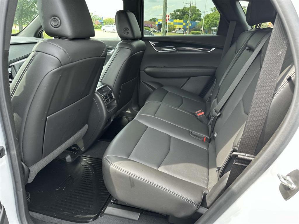 used 2022 Cadillac XT5 car, priced at $30,500