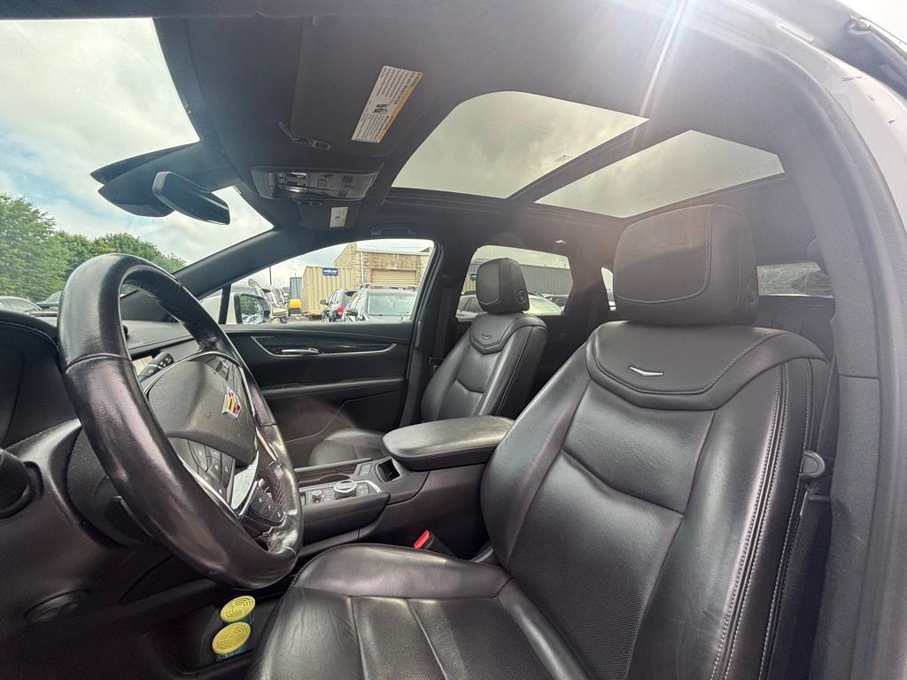 used 2022 Cadillac XT5 car, priced at $30,500