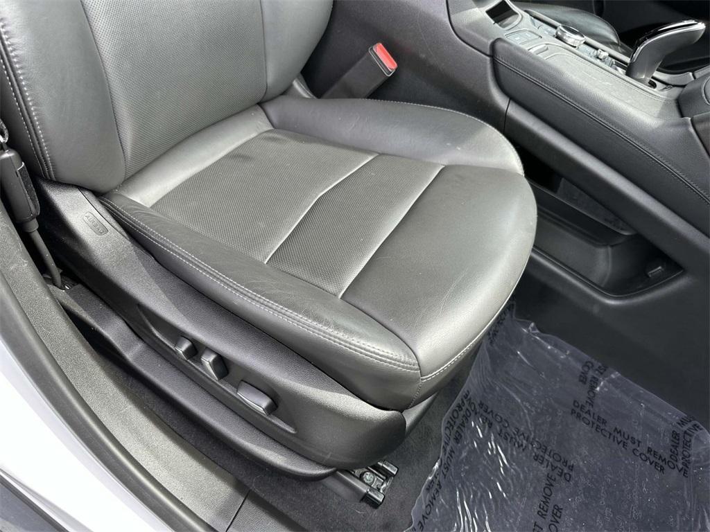 used 2022 Cadillac XT5 car, priced at $30,500