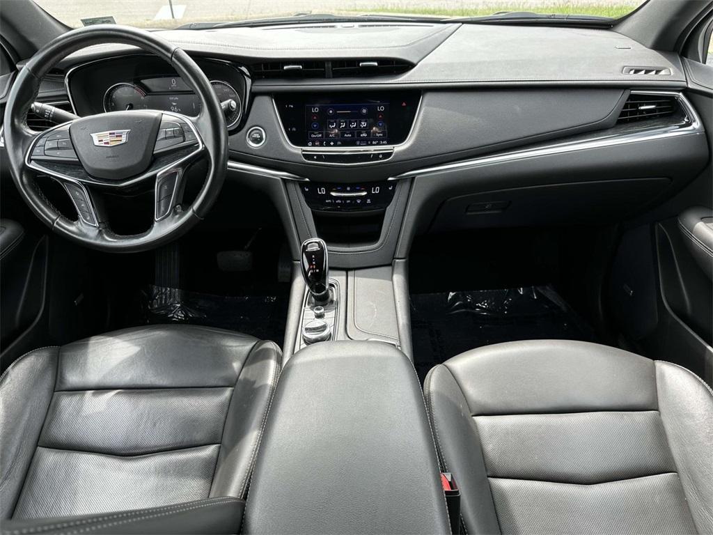 used 2022 Cadillac XT5 car, priced at $30,500