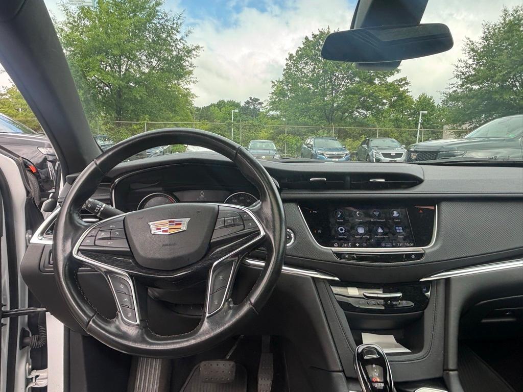 used 2022 Cadillac XT5 car, priced at $30,500