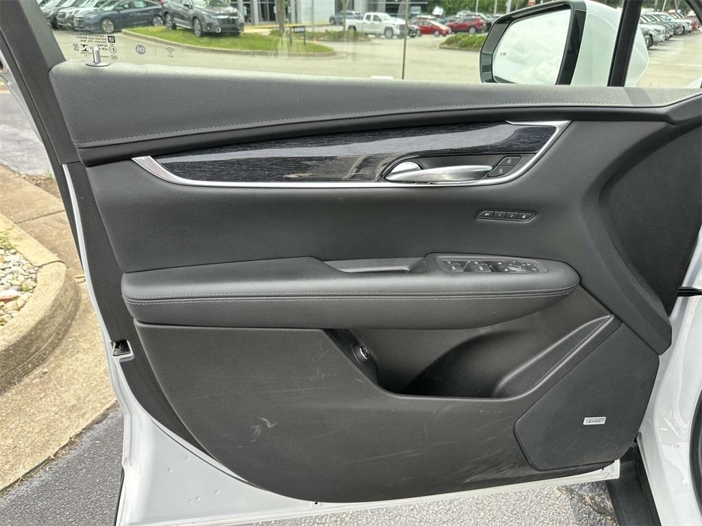 used 2022 Cadillac XT5 car, priced at $30,500
