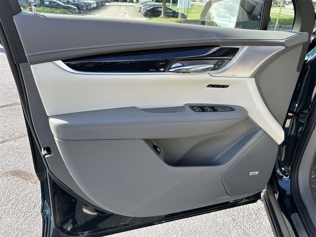 new 2025 Cadillac XT6 car, priced at $58,583