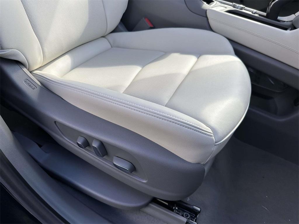 new 2025 Cadillac XT6 car, priced at $58,583