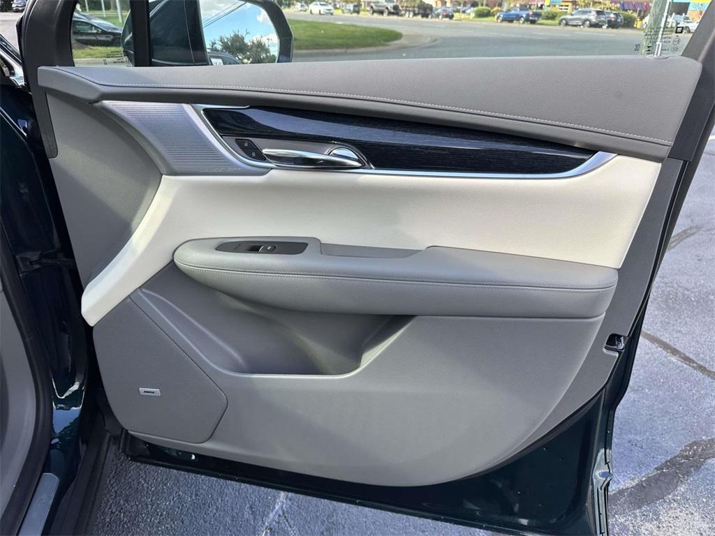 new 2025 Cadillac XT6 car, priced at $58,583