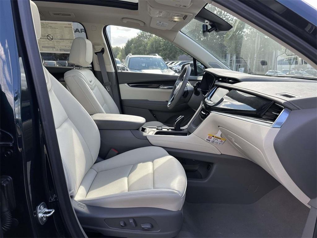 new 2025 Cadillac XT6 car, priced at $58,583