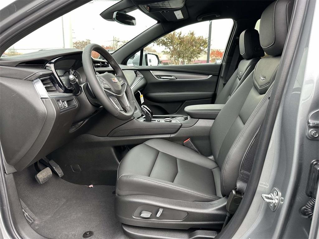 new 2026 Cadillac XT5 car, priced at $47,795