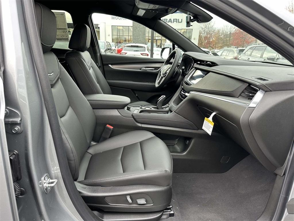 new 2026 Cadillac XT5 car, priced at $47,795