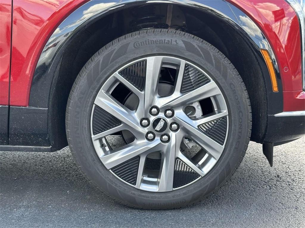 new 2025 Cadillac OPTIQ car, priced at $58,415
