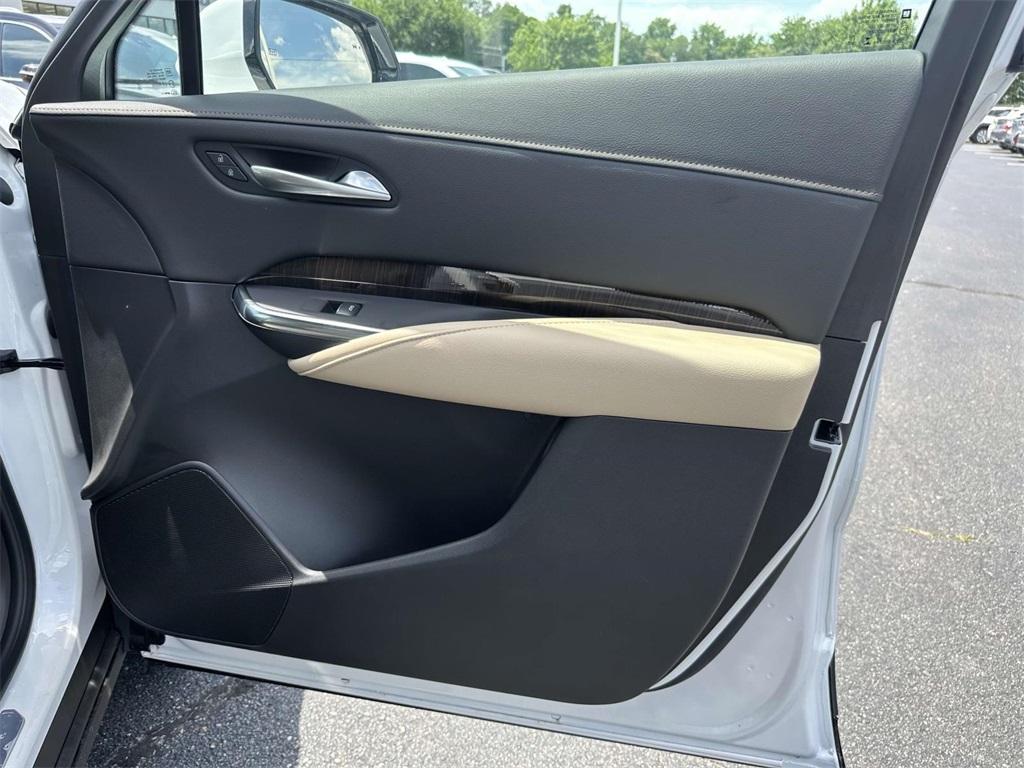 new 2025 Cadillac XT4 car, priced at $44,915