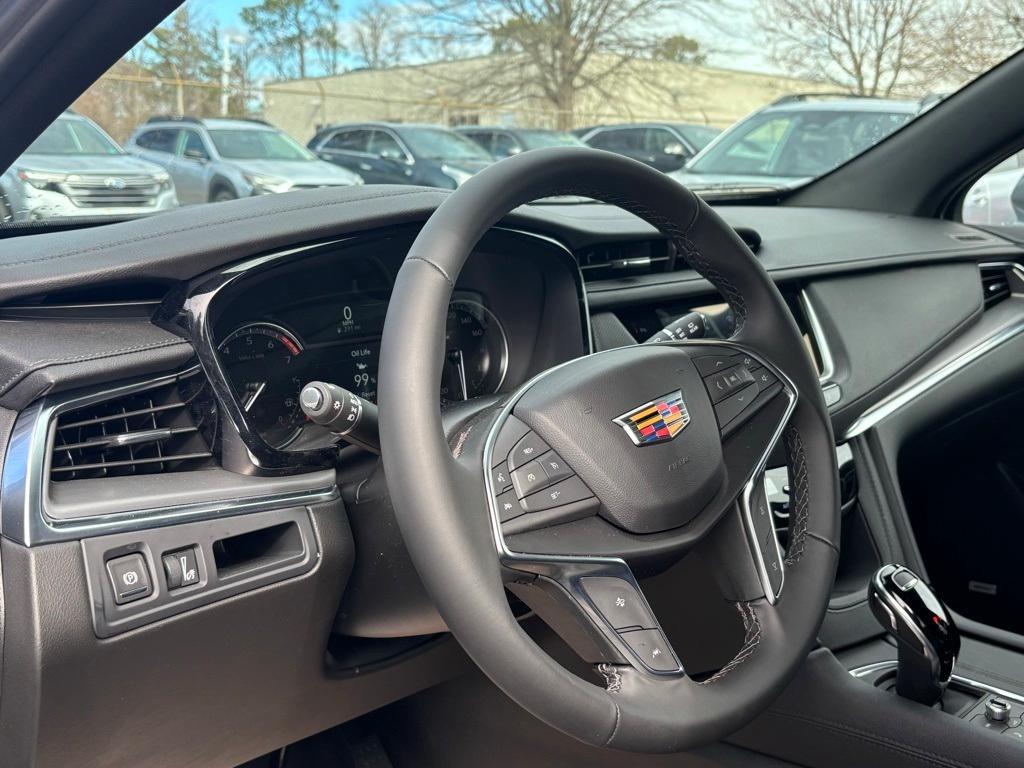 used 2025 Cadillac XT5 car, priced at $44,500