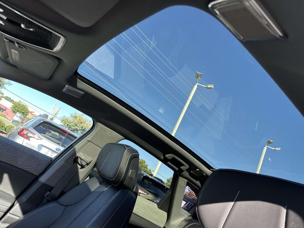 new 2025 Cadillac OPTIQ car, priced at $62,665