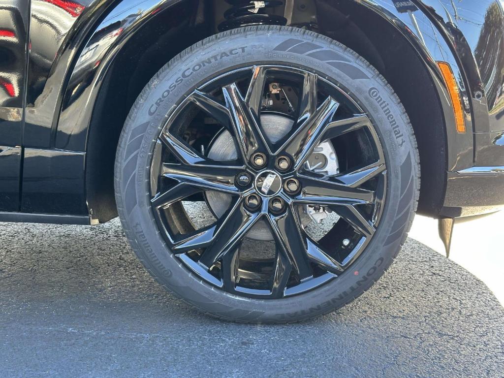 new 2025 Cadillac OPTIQ car, priced at $62,665