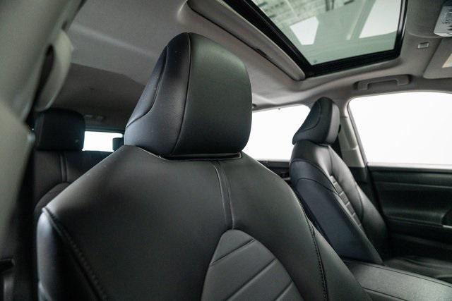 used 2020 Toyota Highlander car, priced at $27,998